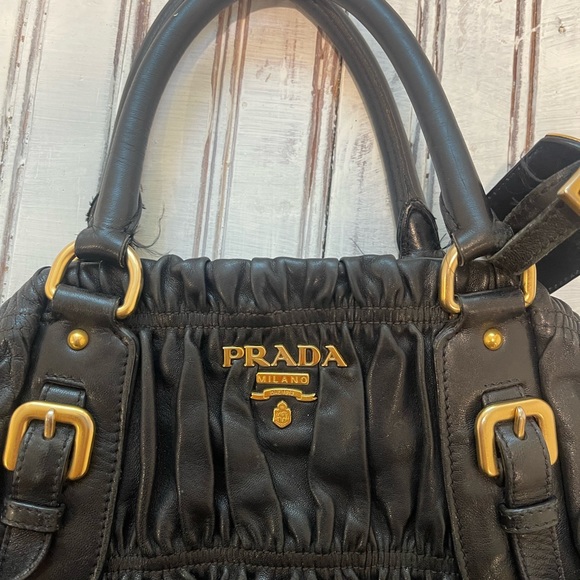 Saffiano Leather Shoulder Tote Handbag. Circa 2008 - Picture 2 of 9